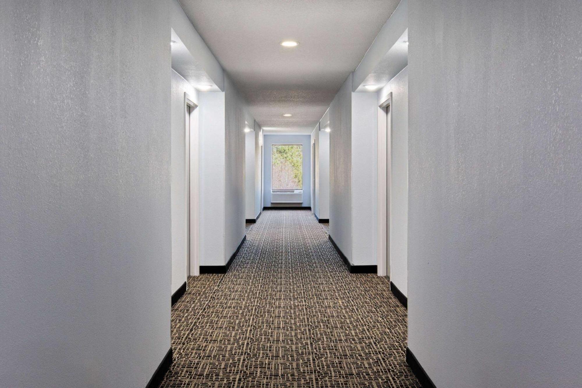 Baymont By Wyndham Creedmoor Exterior foto