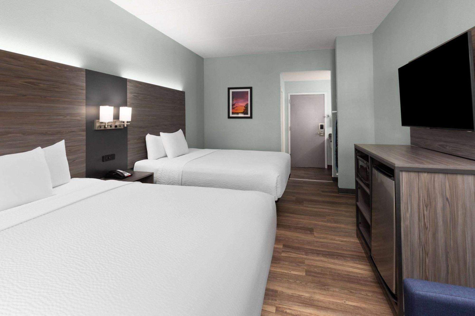 Baymont By Wyndham Creedmoor Exterior foto